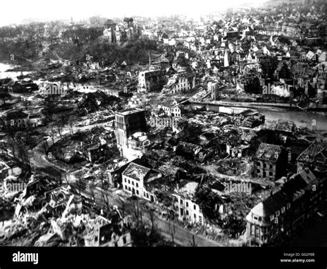 Berlin Reduced To Rubble And Ruins May 1945 Germany Stock Photo Alamy