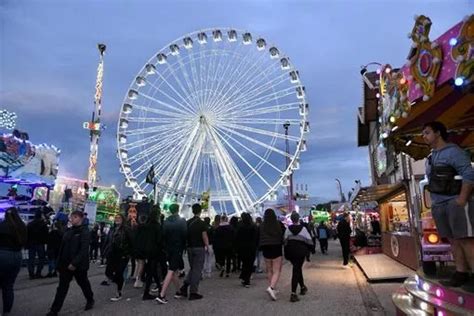 Hull Fair 2023 Opening Night Live Walton Street Packed As Huge Event