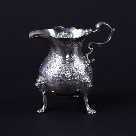 Lot 547 - An Irish silver jug, William Townsend,