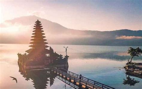 Pura Ulun Danu Beratan Bedugul Pura Terapung Yang Ikonik Di Bali