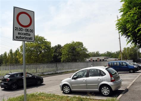 Solaro Per Combattere Gli Spacciatori Area Industriale Chiusa Al Traffico