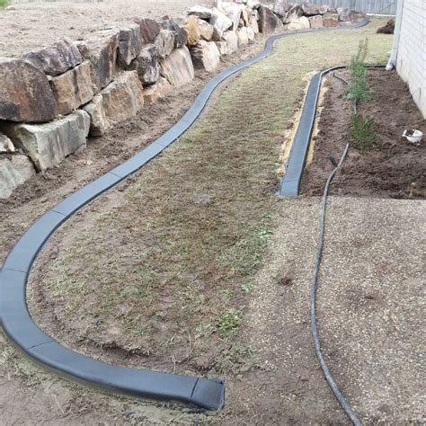 Gold Coast Garden Edging | Edgeworx Concrete Edging