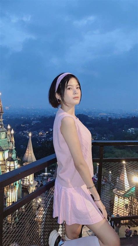 Hot Sexy Chelsea Van Meijr Bikini Pics