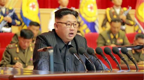 North Koreas Kim Jong Un Gets First Official Portrait Bbc News