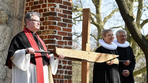 Botschaft zu Karfreitag von Bischöfin Kirsten Fehrs nordkirche de