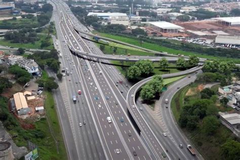 Iniciadas obras de ligação das pistas expressas da Via Dutra à Fernão