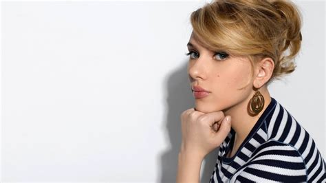 Brunette Madison Ivy Hd Wallpaper