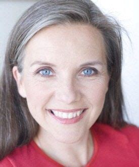 Pin By Jennifer On Hot Women With Gray Silver Hair Silver Grey Hair Gorgeous Gray Hair