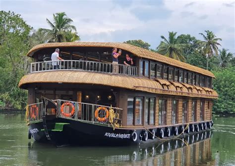 5 Bedroom Ultra Luxury Houseboat