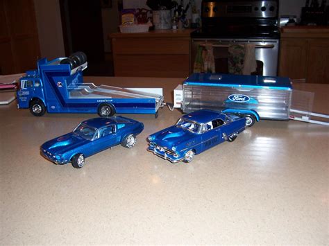 Ford Racing Team - Model Trucks: Big Rigs and Heavy Equipment - Model ...