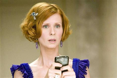 Atriz de Sex and the City causa polêmica ao dizer que pessoas desesperadas que roubam lojas