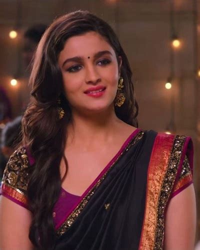 Alia Saree Looks Latest Hot Pics Of Alia Bhatt In Saree