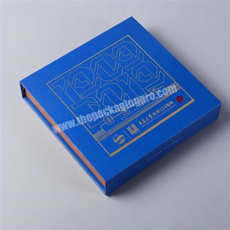 Customized Rigid Cardboard Side Clamshell Graduation Souvenir Gift Box