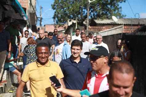 Prefeitura Do Recife Entrega A Mil Sima Escadaria Requalificada Na