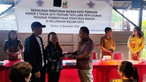 Anggota DPRD Tomohon Mono Turang Sosialisasikan Tata Cara Pembentukan