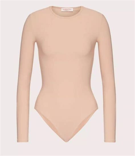 Alessia Marcuzzi torna in Rai con il completo nude incanta con l eleganza della semplicità