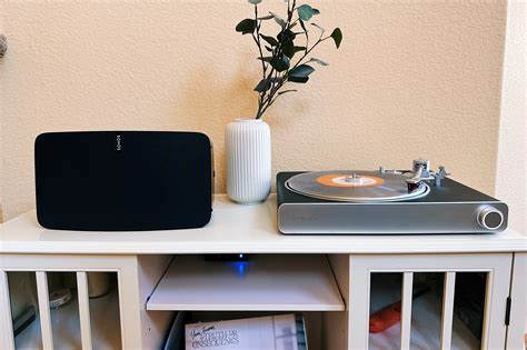 Review: Victrola Stream Carbon Is a Wireless Turntable Made for Sonos - Newsweek