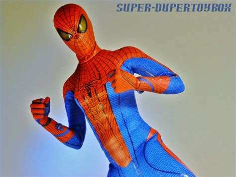Super DuperToyBox Hot Toys Scale Amazing Spider Man