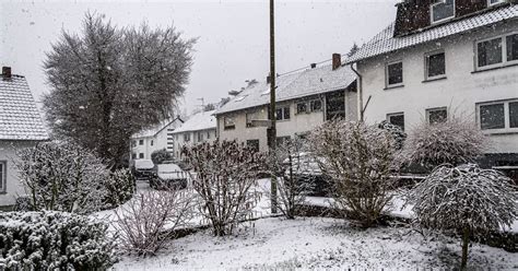 Schnee Im Saarland Polizei Meldet Unf Lle Auf Glatten Stra En