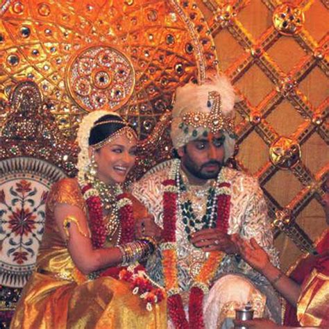 Most Romantic Photos Of Aishwarya Rai With Husband Abhishek Bachchan