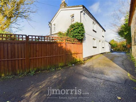 3 Bed Detached House For Sale In Eglwyswrw Crymych Sa41 £275000 Zoopla