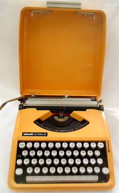 Maquina De Escrever Antiga Olivetti Lettera 82 Maleta