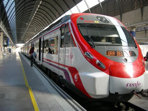 Renfe Cercanías aumenta pasajeros en un 35 y reduce 33 800 toneladas