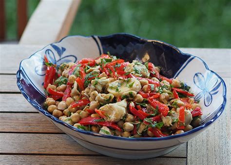 Kırmızı Biberli Ilık Nohut Salatası Ece Zaim