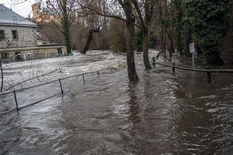 En estado de alarma tres estaciones de aforo del río Eresma por deshielo