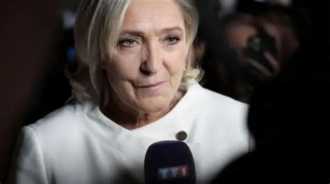 マクロン仏大統領左派の首相認めないと発言 選挙後の混迷続く BBCニュース