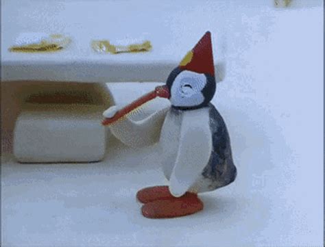 Pingu Birthday GIF - Pingu Birthday Pinga - Discover & Share GIFs