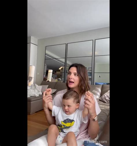 Vidéo Marius le fils de Camille Lacourt apprend à compter Purepeople