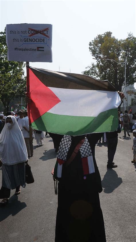 FOTO Kecam Serangan Israel Di Jalur Gaza Ribuan Orang Ikuti Aksi Bela