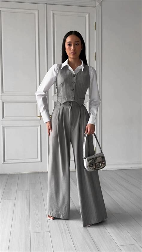 Жилет с широкими брюками серого цвета in 2024 | Clothes, Womens fashion ...