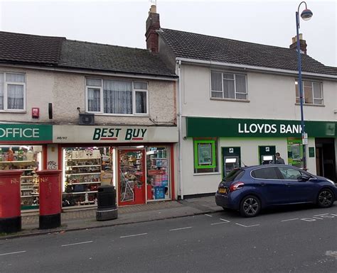 Lloyds Bank Gorse Hill Branch Swindon © Jaggery Cc By Sa20