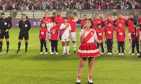 Milena Warthon Tras Cantar El Himno Nacional En El Perú Vs Brasil Es El Mayor Honor Que Puede