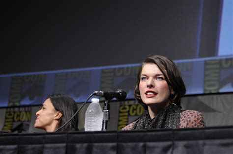 Milla Jovovich Re5 Comic Con Panel