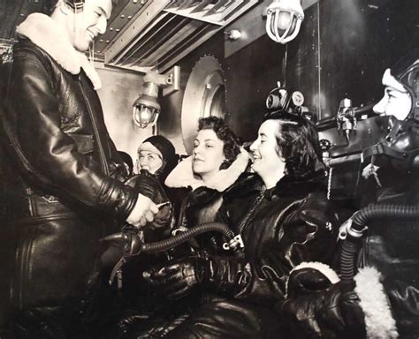 Navy Flight Nurses In High Pressure Chamber Women Of World War Ii