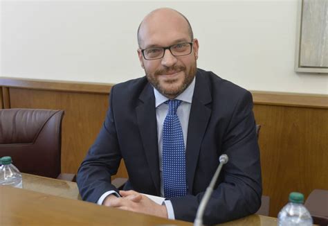 Il Ministro Fontana No A Riconoscimento Dei Figli Di Coppie Gay