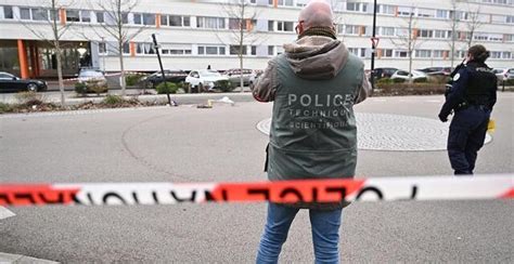 Près De Nantes Lhomme Poignardé En Pleine Rue Lutte Contre La Mort