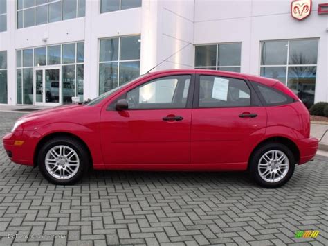 2005 Infra Red Ford Focus Zx5 Se Hatchback 24874863 Photo 2