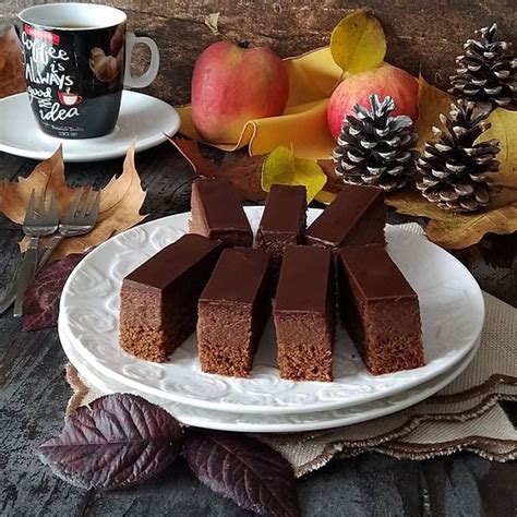 cokoladni kolac sa jabukama vukica5 Kolač sa jabukama Desserts Food