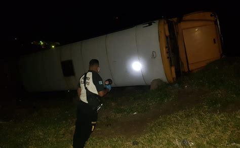 Tráiler y camioneta colisionaron en la ruta Palín Escuintla Chapin TV