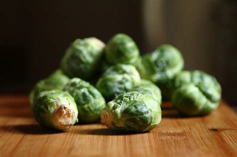 Brussel Sprouts Vs Broccoli A Well Drawn Parallelism Of The Two Essential Greens