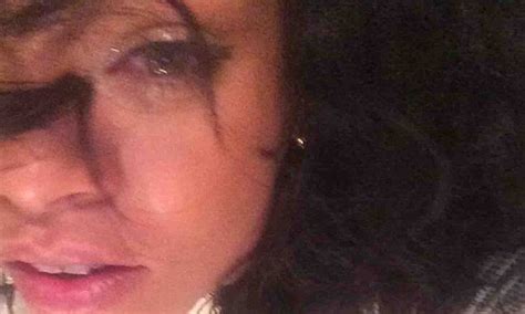 Rihanna Returns To Instagram After Nude Photos Suspension Daily Mail