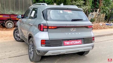 Hyundai Venue Facelift New Colour Spied Undisguised