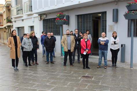 L Horta guarda 3 minutos de silencio para condenar el último asesinato