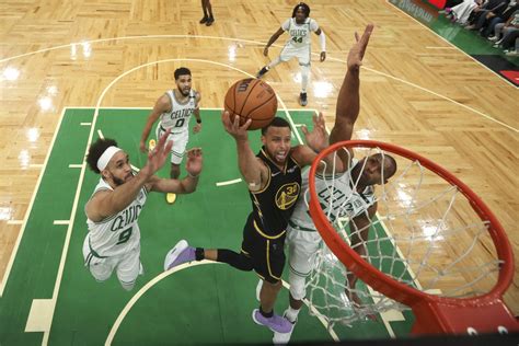 Curry Scores 43 As Warriors Beat Celtics Tie Nba Finals 2 2 The