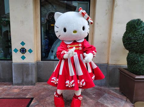 Hello Kitty Gets Festive at Universal Studios Hollywood - WDW News Today