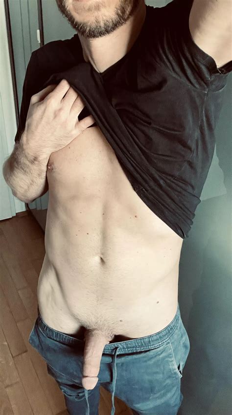 Bored At Work So I Thought I Share A Nude Wanna See More Nudes DadsGoneWild NUDE